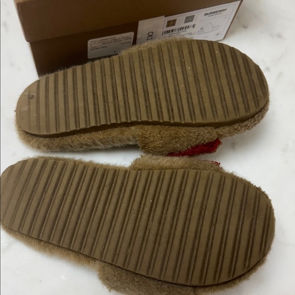Burberry Hockley Faux Fur Slipper Sandal - Picture 8 of 9